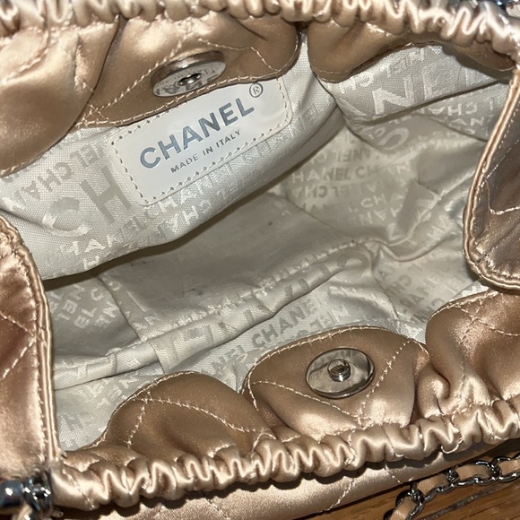 Chanel Beige Silk Purse - Picture 5 of 8